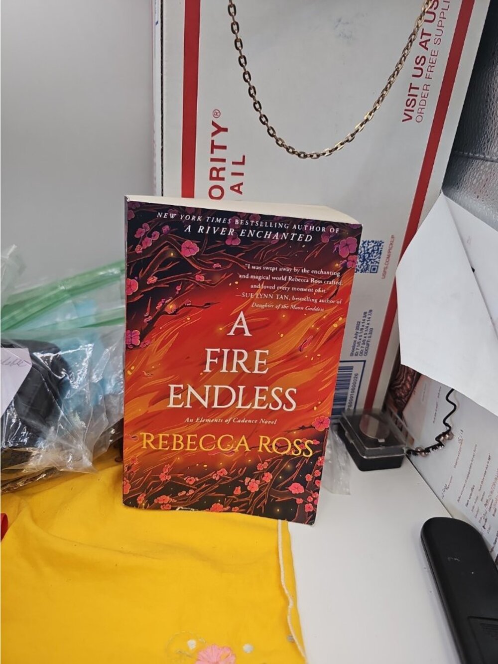 Book "A FIRE ENDLESS " BY REBECCA ROSS PAPERBACK